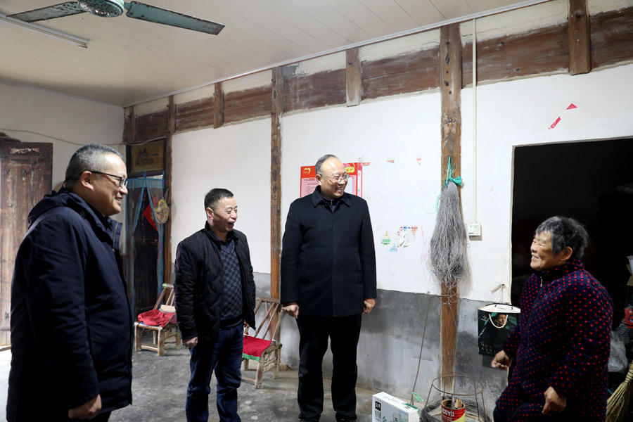 平安村慰问.jpg 平安村慰问.jpg